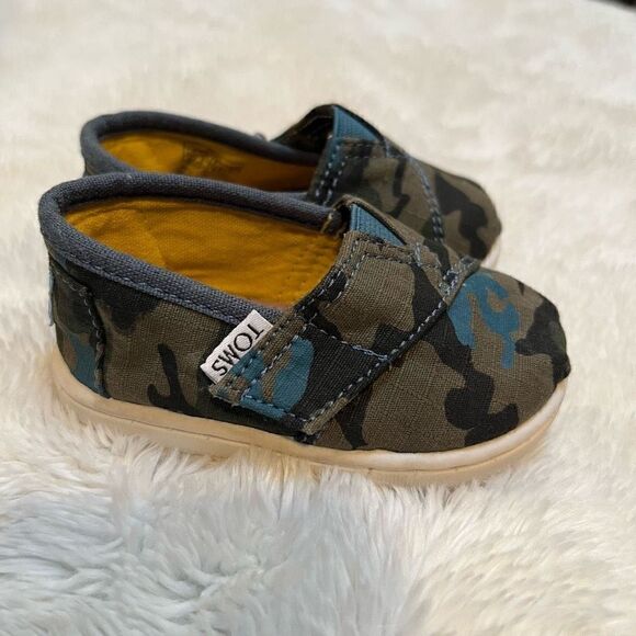 Blue Camo Toms Shoes Baby Toddler Size 4 - Picture 1 of 7